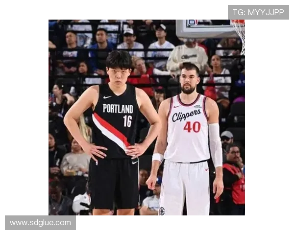 小杨在NBA赛场上体验防守强度与竞争性交学费的成长之路